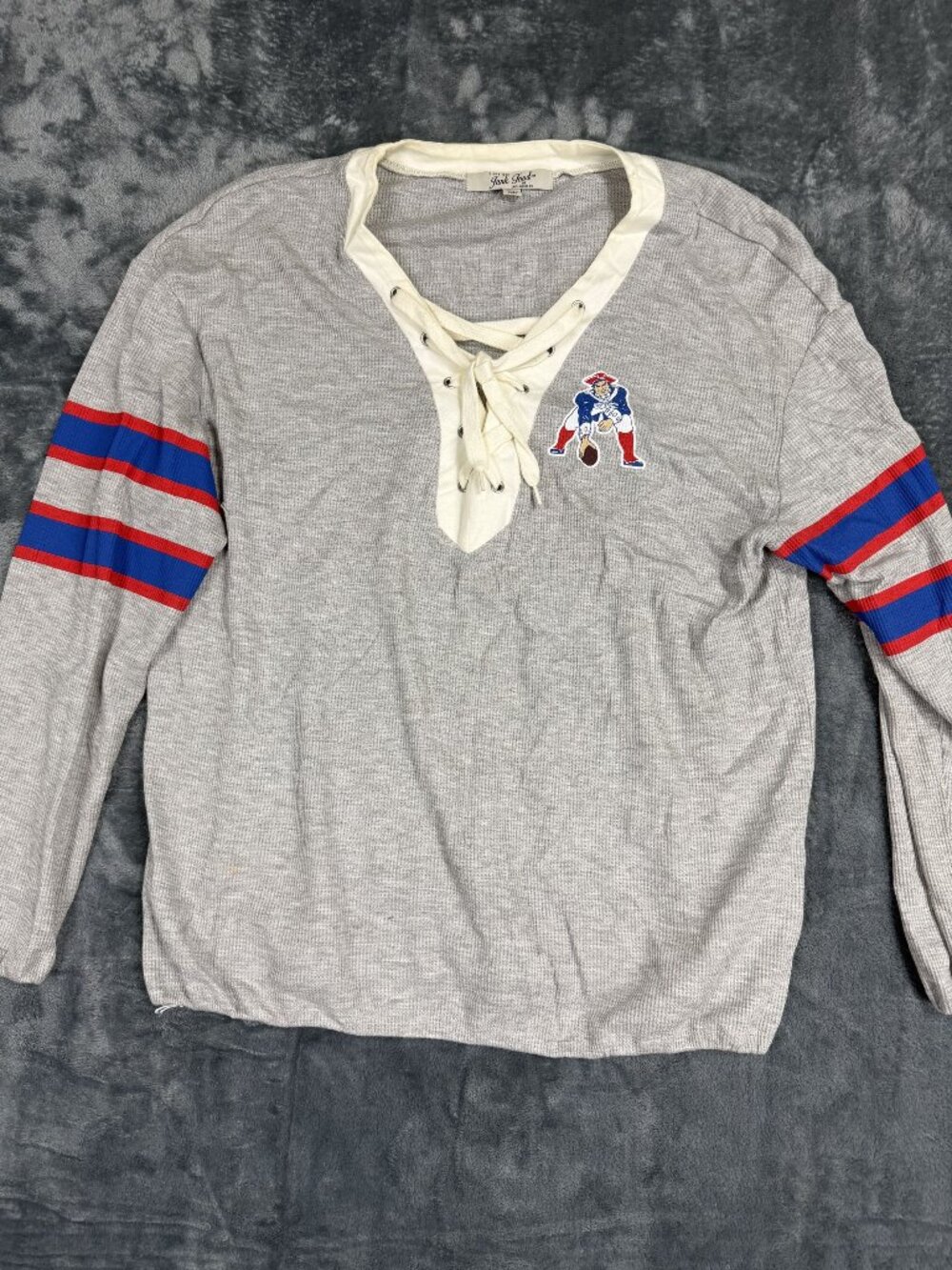 Vintage Junk Food NFL Patriots Gray Lace-Up Long-Sleeve Shirt XL